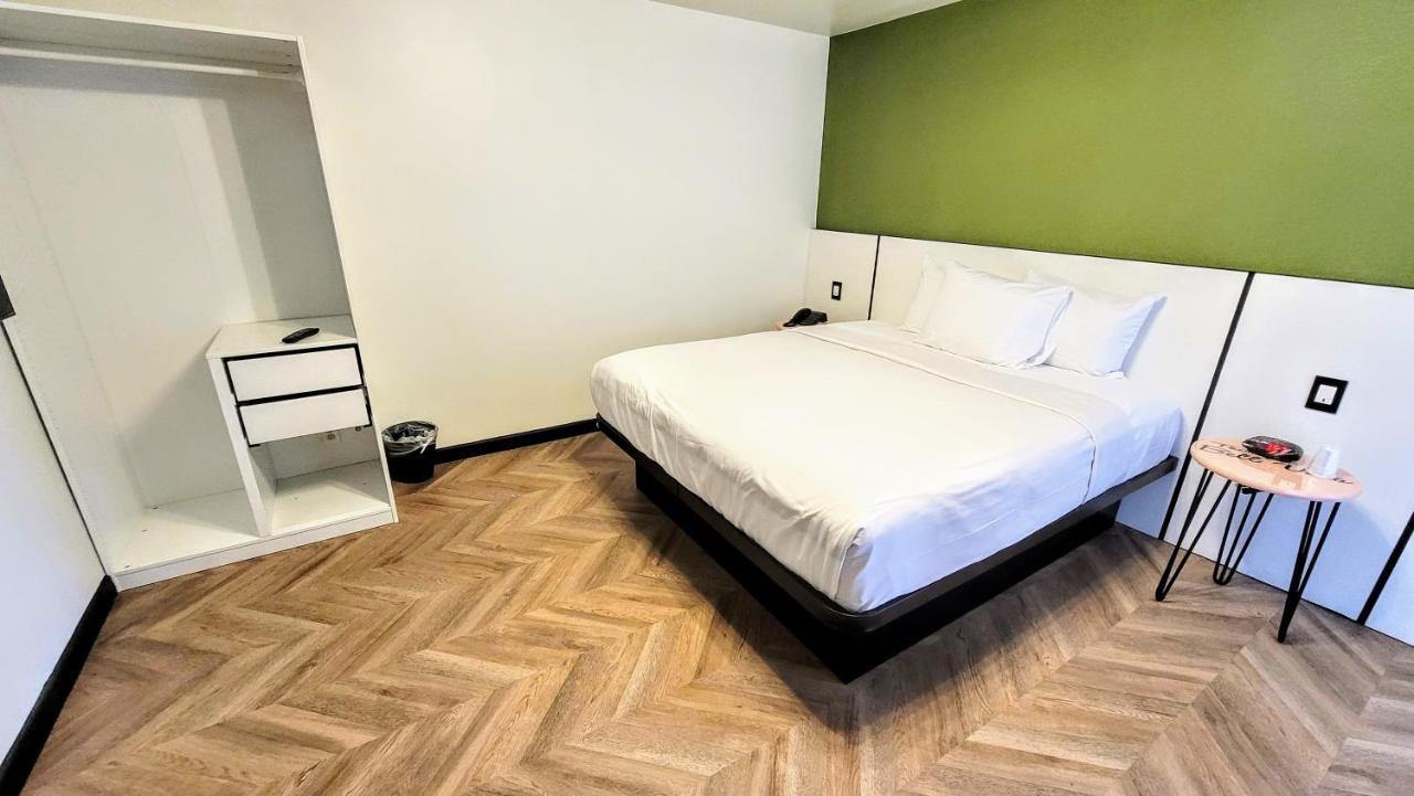 Hotel The Bell Vista à Burbank Extérieur photo